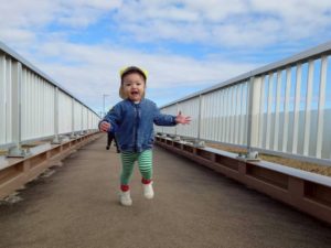歩道橋に遊びに行ったよ👧